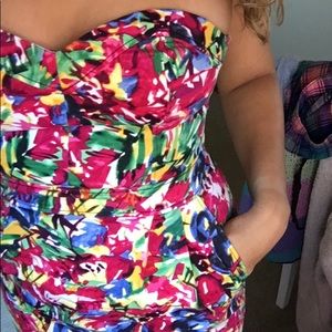 Floral sweetheart dress with POCKETS.